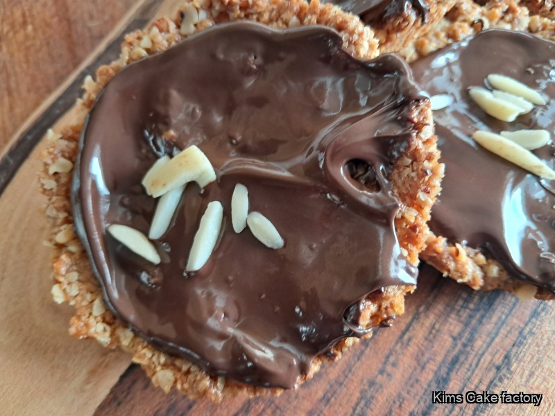 Hobnobs / biscuit